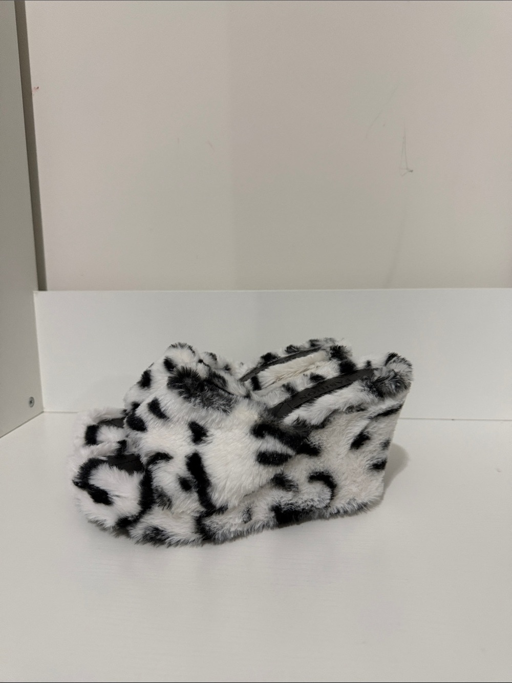 Faux Fur Leopard Print Slide Sandals - Black & White